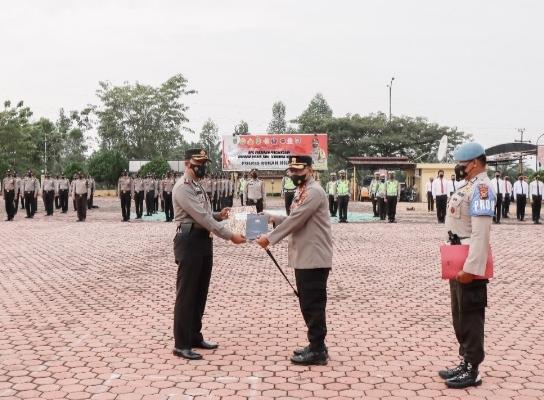 Kapolsek Tanah Putih Terima Reward Capaian Vaksinasi Tertinggi