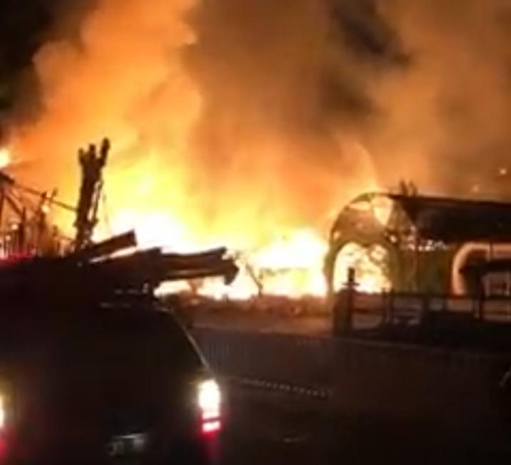 Taman Wisata Asia Farm Terbakar