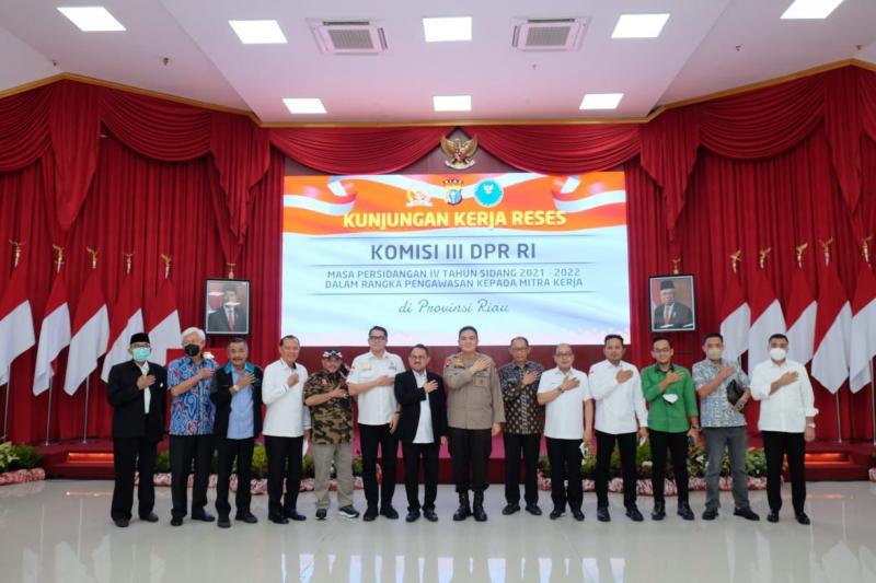 Kunker ke Polda Riau, Komisi III DPR RI Bahas Minyak Goreng dan Narkoba