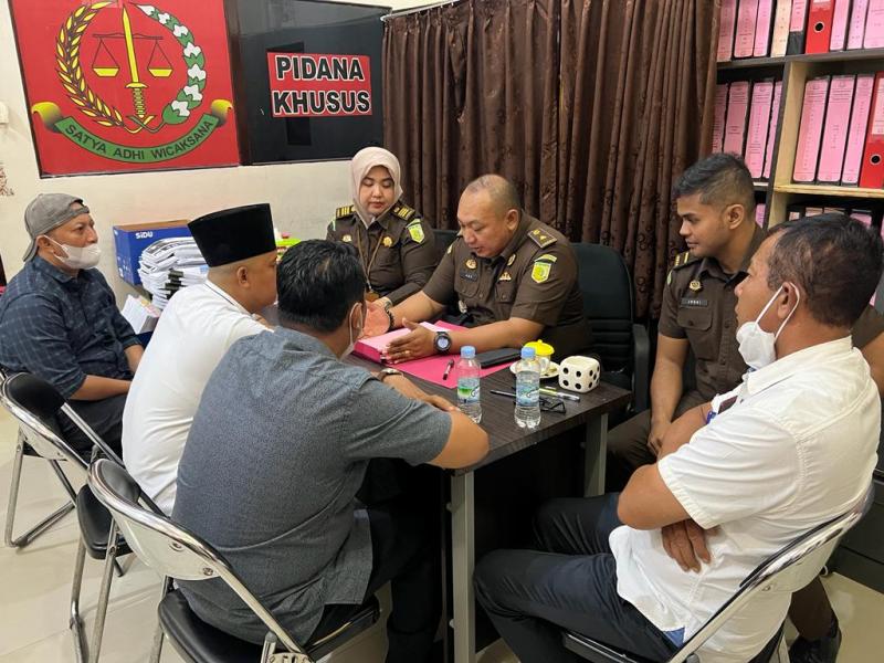 Kejari Inhil Tahan PPK, PPTK dan Konsultan Pengawas Proyek Puskesmas Pulau Burung