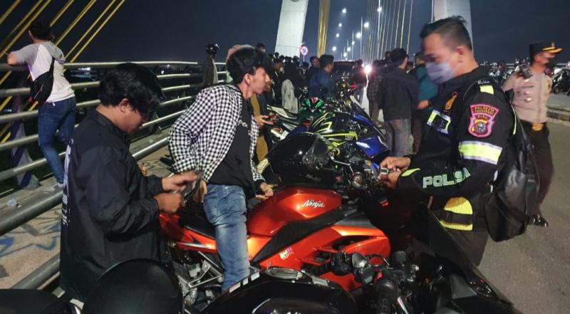 120 Sepeda Motor Terjaring, Empat Remaja Bawa Sajam Diamankan
