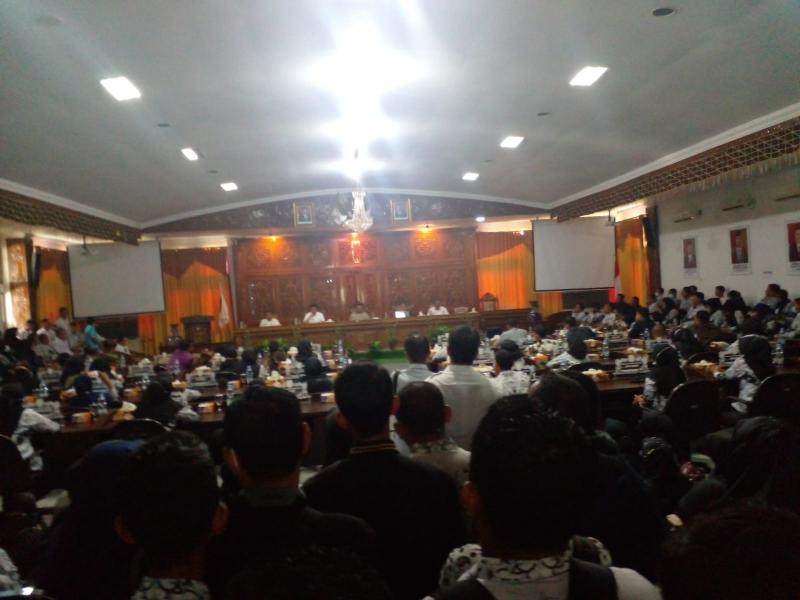 Tuntut SK, Ratusan Guru P3K Geruduk DPRD Kuansing
