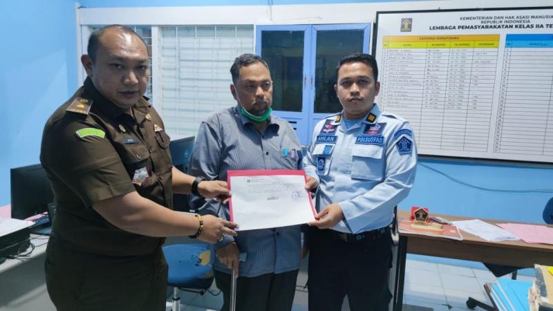 Usai Diperiksa sebagai Tersangka, Mantan Bupati Inhil Dua Periode Ditahan
