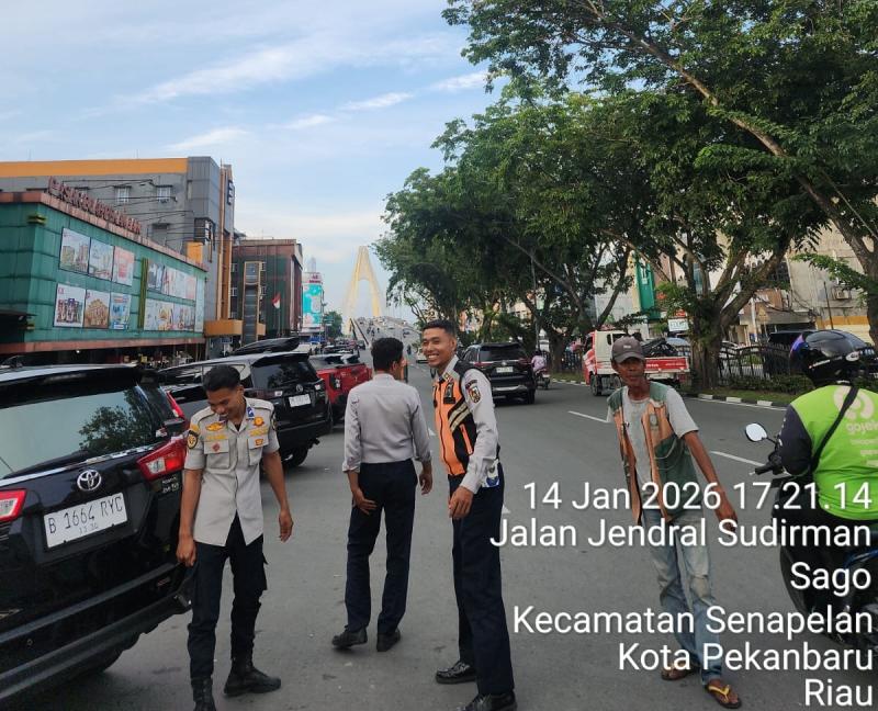 Awasi Kendaraan Parkir Sembarangan, Dishub Gelar Patroli di Kawasan Sudirman