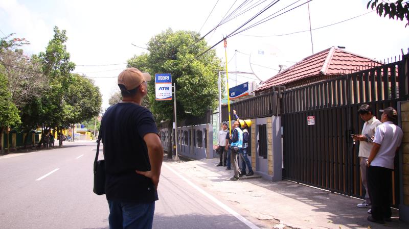 Kabel Semrawut Ancam Keselamatan Warga, Pemko Pekanbaru Stop Izin Pemasangan Tiang Baru
