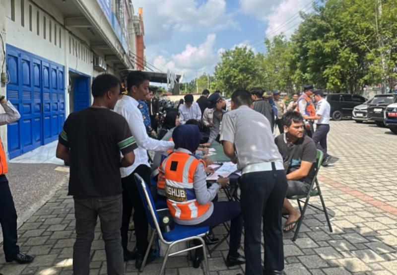 Belasan Truk ODOL Masuk Kota Ditilang Tim Gabungan
