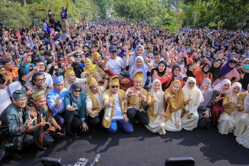 Rekor MURI, Ketan Talam Durian Dinobatkan Jadi Sajian Terpanjang di Dunia