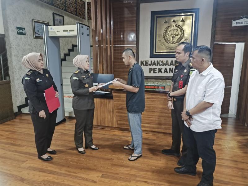 Tersangka Pencurian Ini Bebas Setelah di Restorative Justice Kejari Pekanbaru