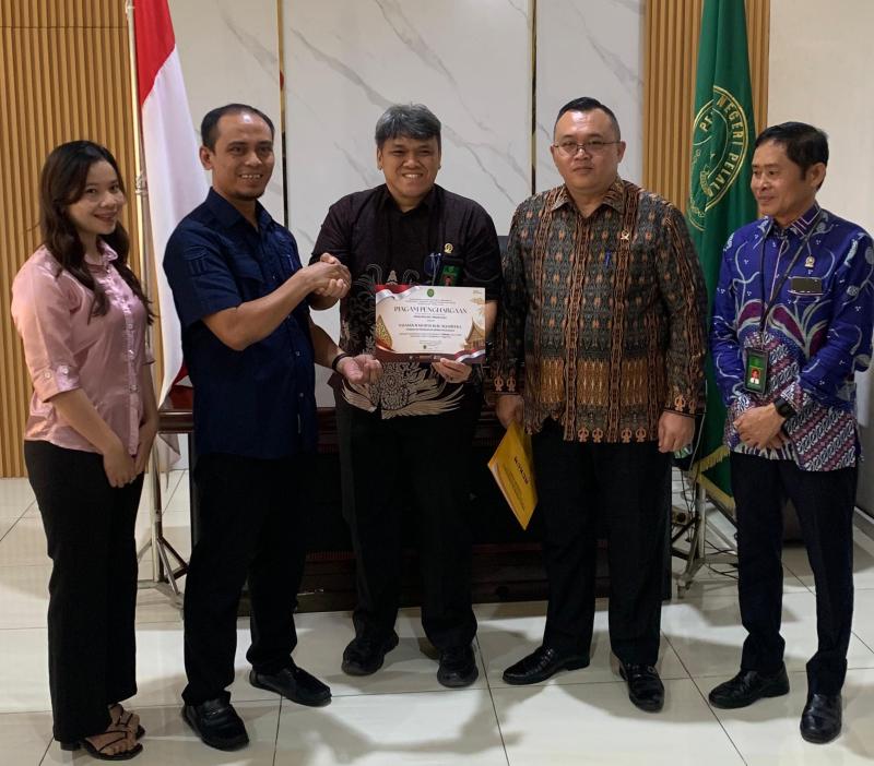 OBH YHRS Terima Penghargaan Sebagai Posbakum Terbaik se-Riau