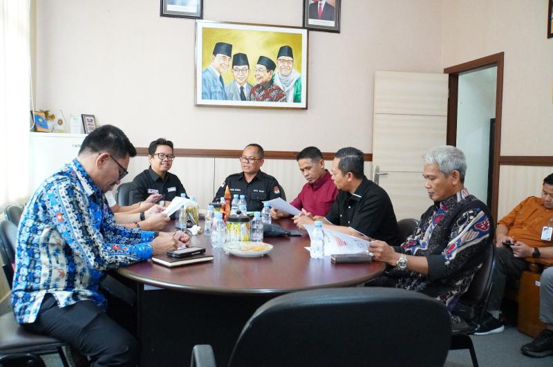 KPU Riau Koordinasi Bawaslu, Bahas PDPB Semester II Tahun 2026
