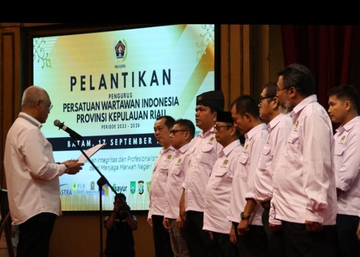 Lantik Pengurus PWI Kepri, Cak Munir Ingatkan Spirit &rsquo;DNA Pejuang&rsquo; Wartawan