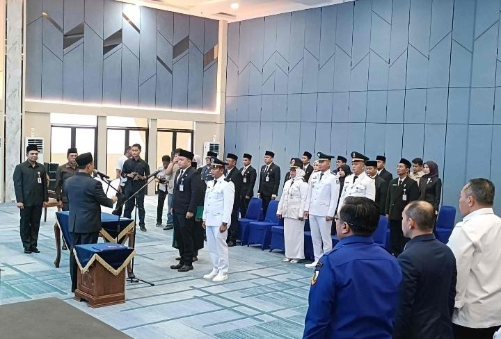 Wawako Pekanbaru Lantik 19 Pejabat, Inspektur hingga Lurah Bergeser