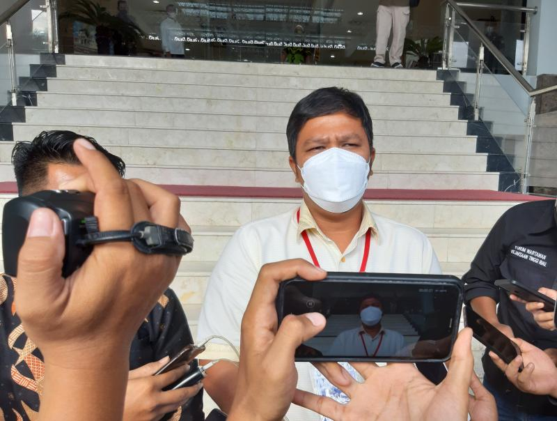 Hakim MA Pangkas Hukuman Bupati Kuansing Non Aktif
